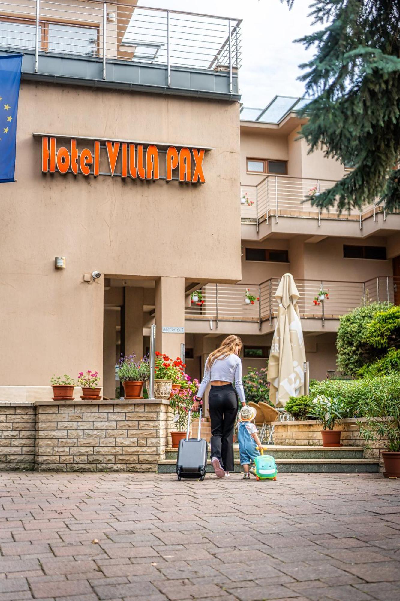 Hotel Villa Pax Balatonalmadi Exterior photo